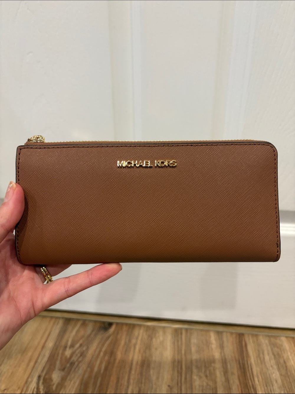 NWOT Michael Kors Jet Set Large Quarter Zip Wallet